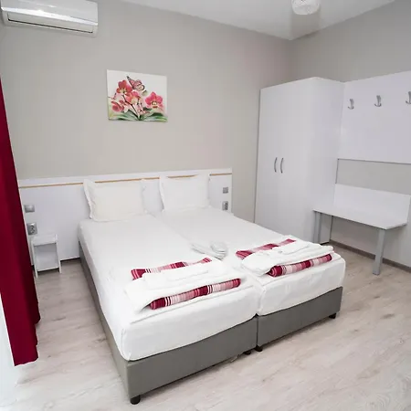 Traikovi 4*